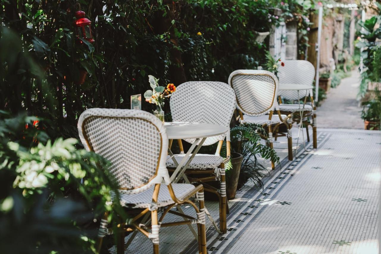 Shenzhen No'6 Garden Villa --French Window With Garden View,Close To Sea World &Shekou Ferry Port &K11 Ecoast &Subway Nearby ,Offer Western Food And Coffee &English Speaking With Tour Services Extérieur photo