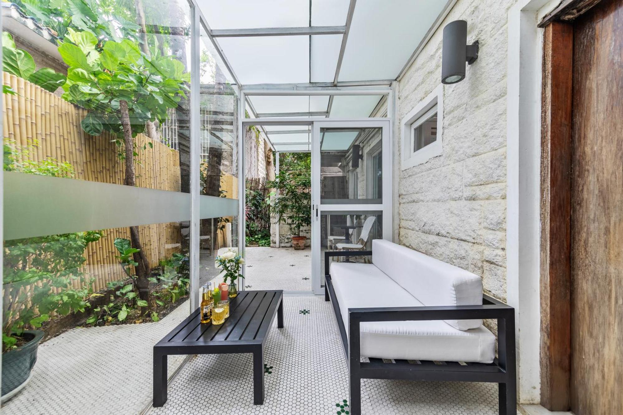 Shenzhen No'6 Garden Villa --French Window With Garden View,Close To Sea World &Shekou Ferry Port &K11 Ecoast &Subway Nearby ,Offer Western Food And Coffee &English Speaking With Tour Services Extérieur photo